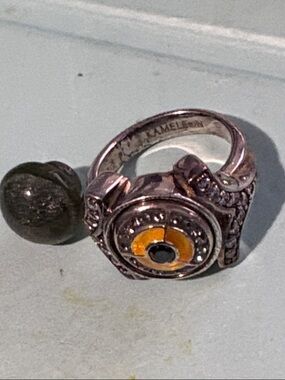 Kameleon company Sterling Silver Enamel Round pop Ring size 6 with extra pop